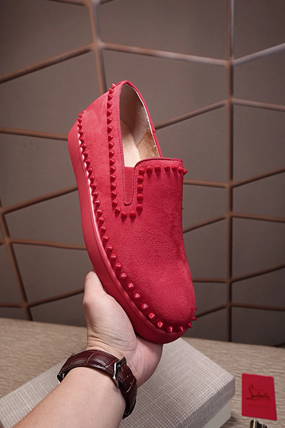 Men's shoes 💰: 438💰christian louboutin (CL red sole shoes) counter hot diamond series, casual sneakers for couples 📢 📢 📢 Exclusive hot style release🎈🎈💪Movable latex feet👻Finished outsole line [Proud]😝Female 35-40# Male 38#-46, global supply😝 [Top version]: Original imported cowhide frosted upper, top original leather lining, original molded TPU outsole, original 1:1 detail processing, original shoe last.